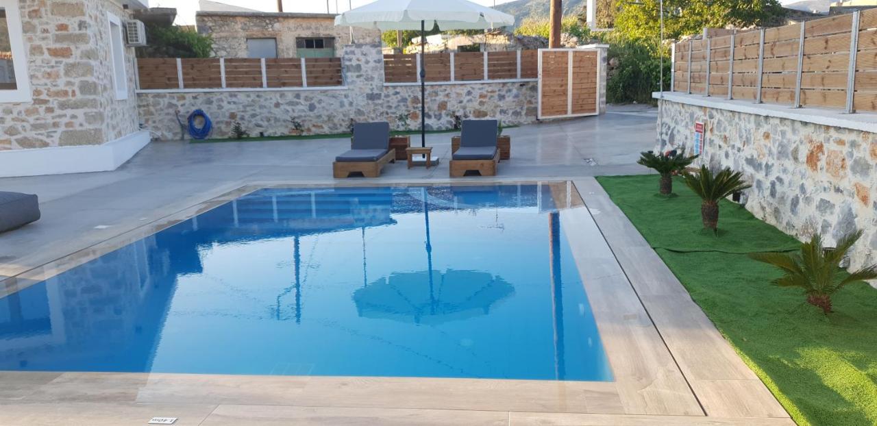 Double Bee Villa With Private Pool Agios Konstantinos  エクステリア 写真