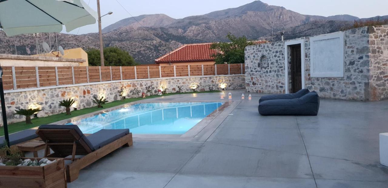Double Bee Villa With Private Pool Agios Konstantinos  エクステリア 写真