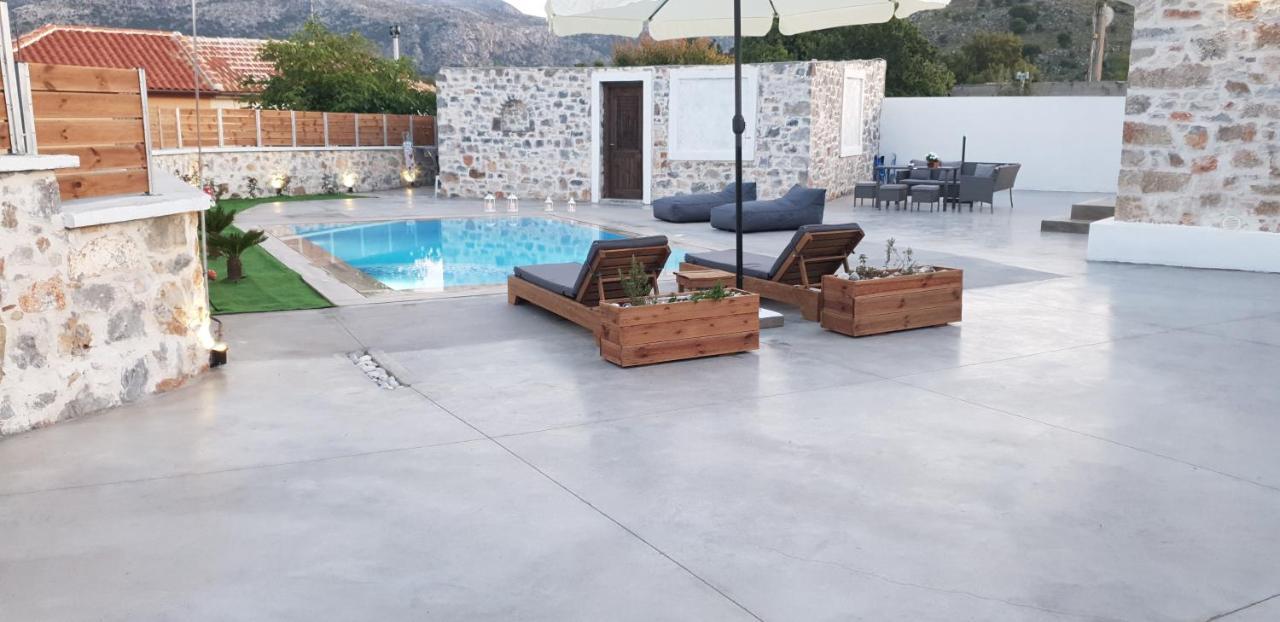 Double Bee Villa With Private Pool Agios Konstantinos  エクステリア 写真